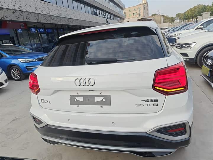 Фото 6 - Audi Q2L