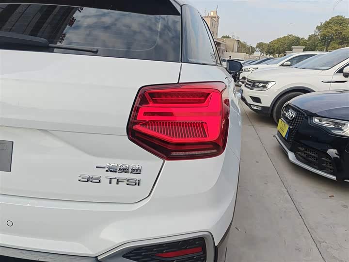 Фото 8 - Audi Q2L