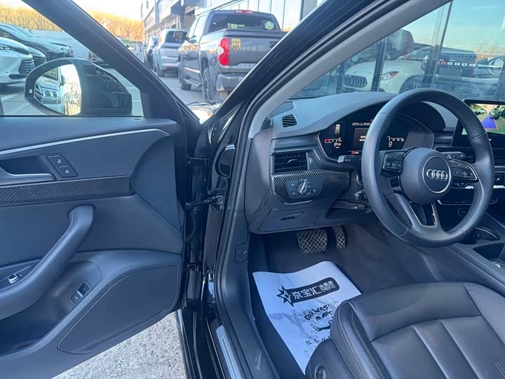 Фото 7 - Audi A4