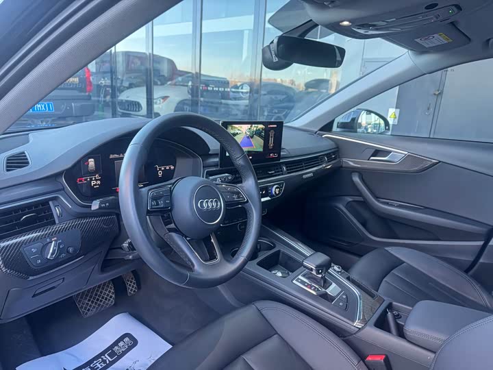 Фото 9 - Audi A4