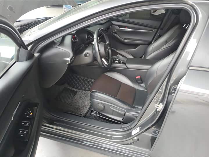 Фото 9 - Mazda 3 (Axela)