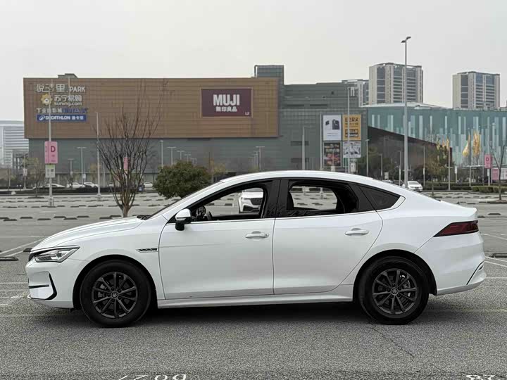 Фото 3 - BYD Qin Plus