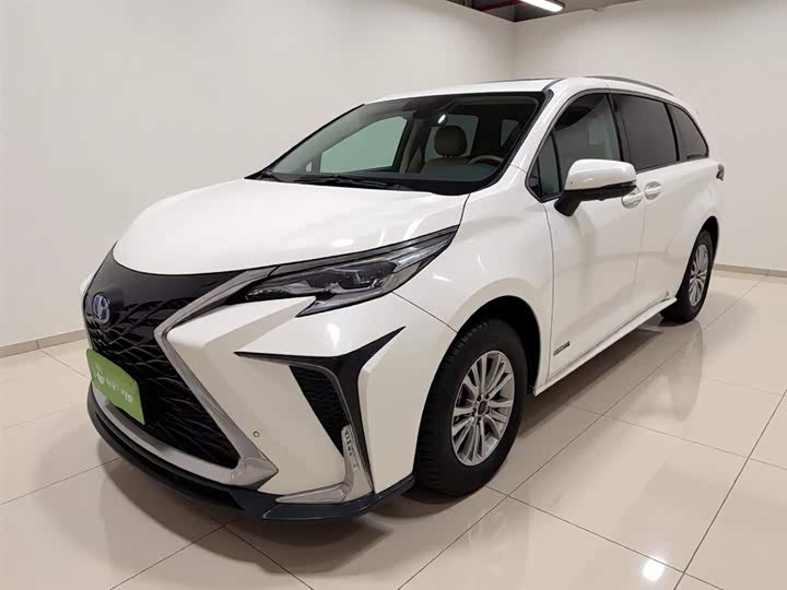 Фото 2 - Toyota Sienna