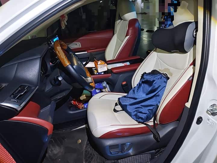 Фото 8 - Toyota Sienna