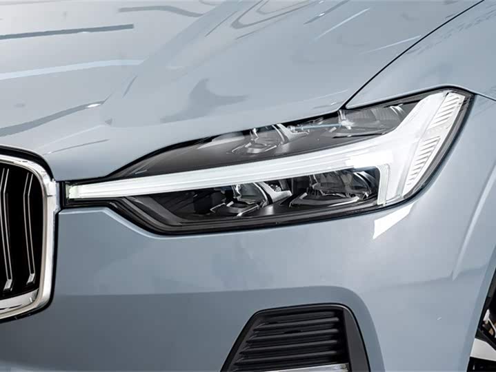 Фото 4 - Volvo XC60