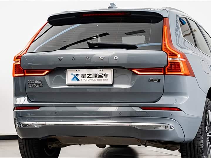 Фото 8 - Volvo XC60