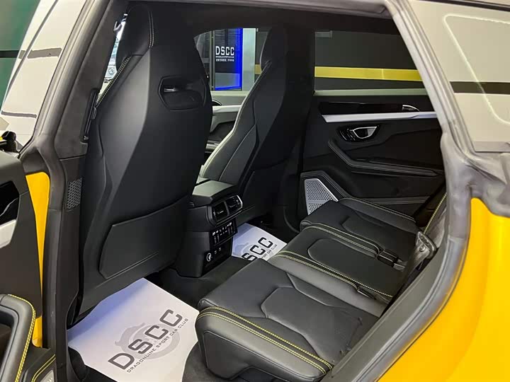 Фото 9 - Lamborghini Urus