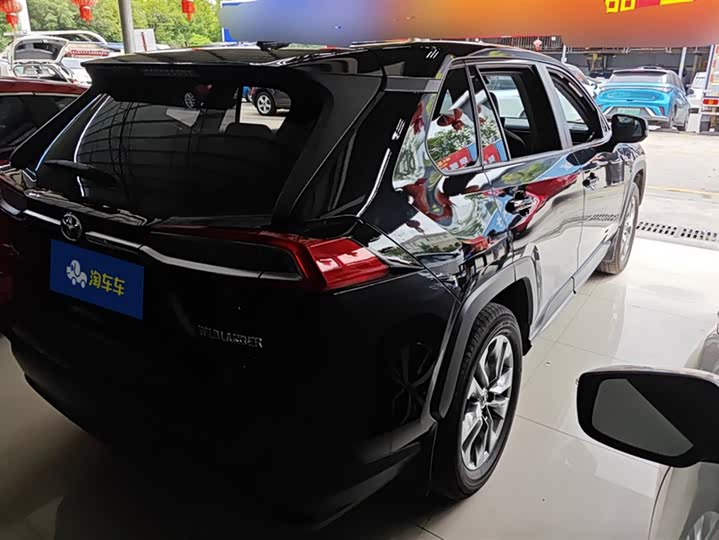 Фото 3 - Toyota Wildlander