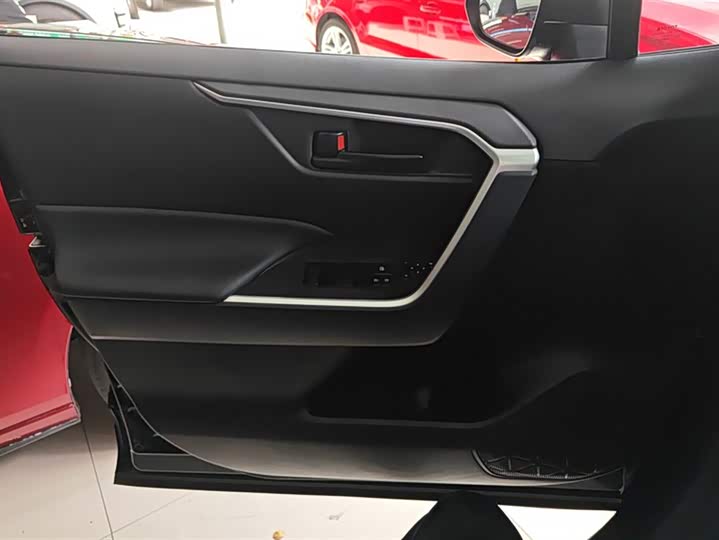 Фото 7 - Toyota Wildlander