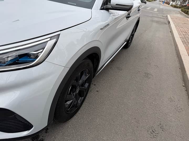 Фото 3 - BYD Yuan Plus