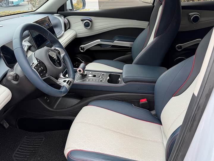 Фото 5 - BYD Yuan Plus