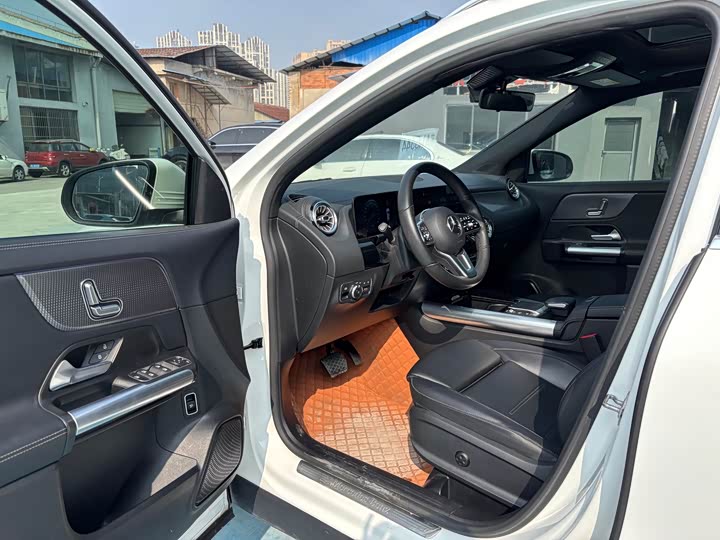 Фото 9 - Mercedes-Benz GLA-Class