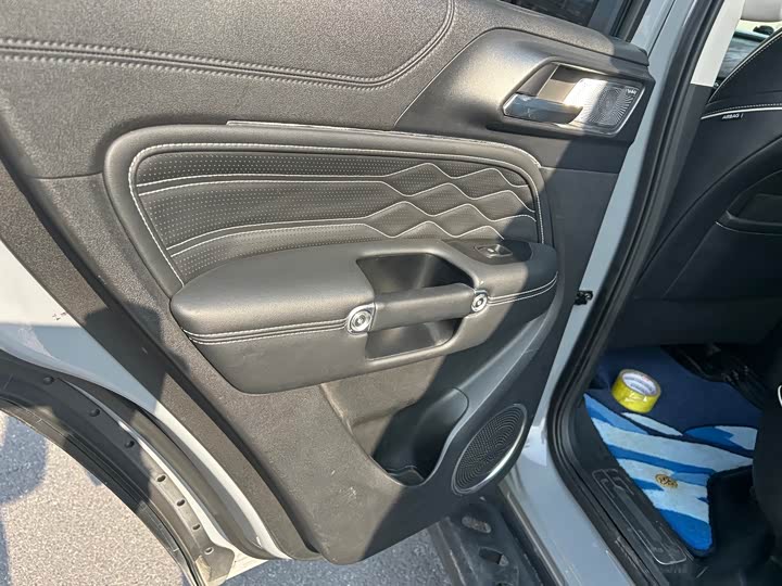 Фото 5 - Tank 300