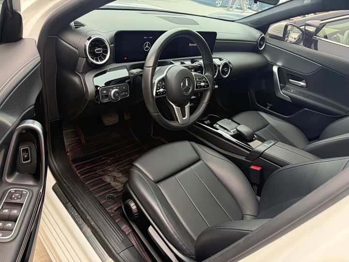 Фото 8 - Mercedes-Benz A-Class