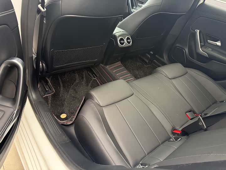 Фото 9 - Mercedes-Benz A-Class