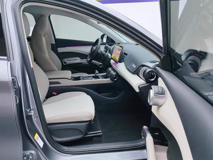 Фото 8 - BYD Yuan Plus