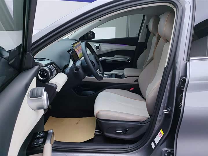 Фото 9 - BYD Yuan Plus