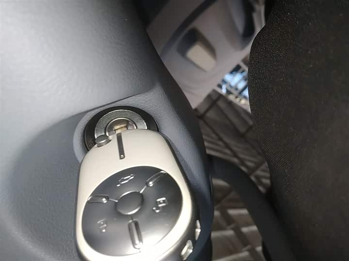 Фото 9 - Bestune Pony