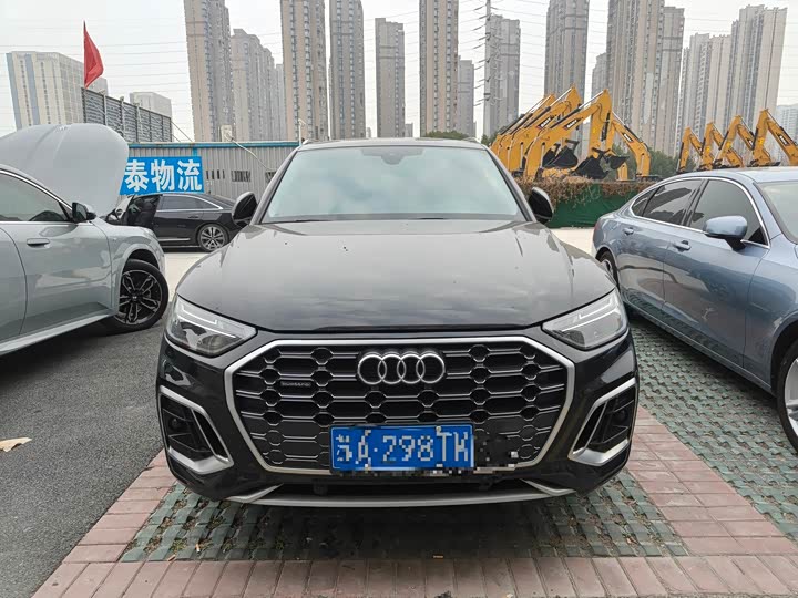 Фото 2 - Audi Q5L