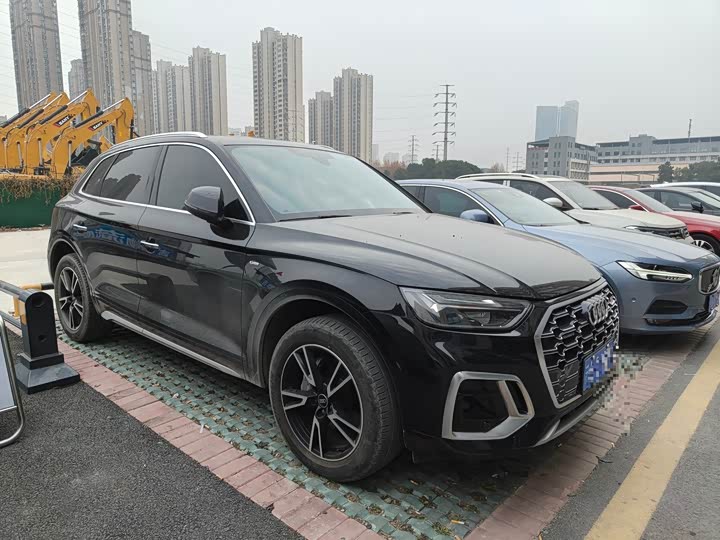 Фото 3 - Audi Q5L