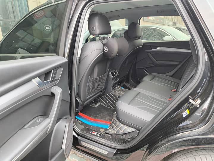 Фото 6 - Audi Q5L