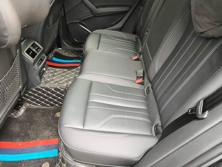 Фото 8 - Audi Q5L