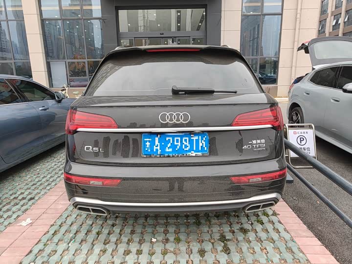 Фото 9 - Audi Q5L