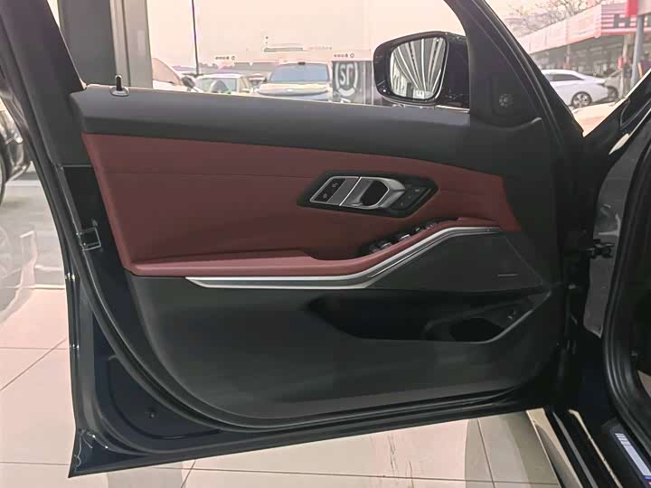 Фото 9 - BMW 3 Series