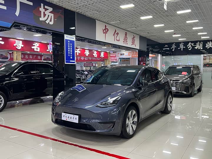 Фото 1 - Tesla Model Y