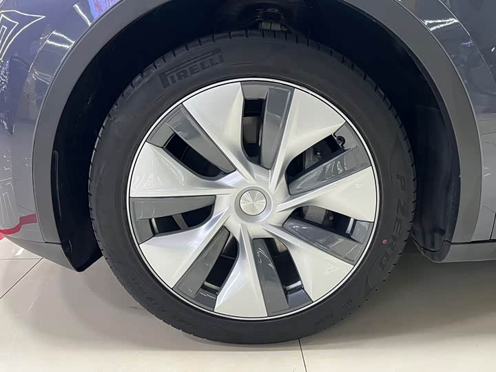 Фото 3 - Tesla Model Y