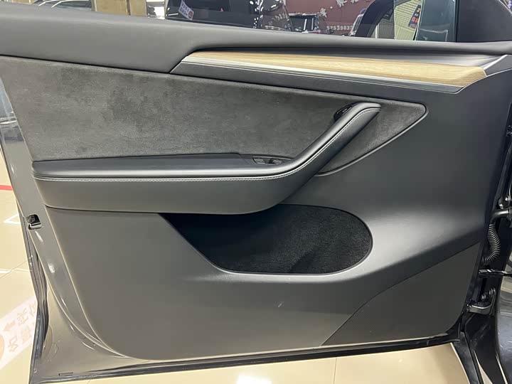 Фото 4 - Tesla Model Y