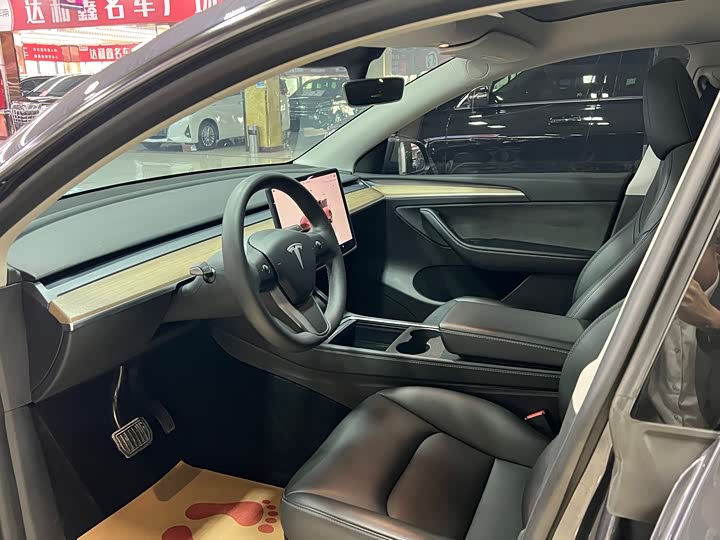 Фото 7 - Tesla Model Y