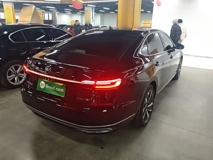 Фото 7 - Volkswagen Passat