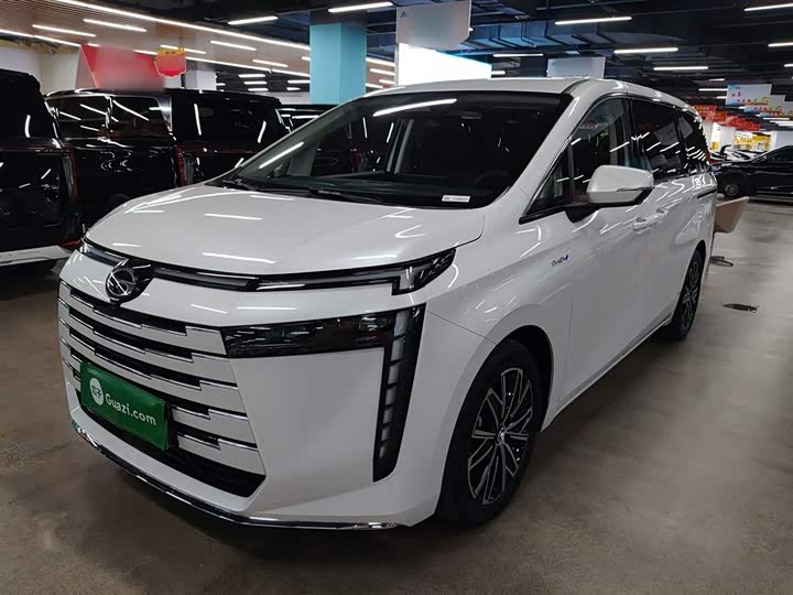 Фото 1 - GAC Trumpchi E8