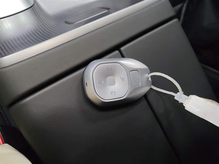 Фото 9 - GAC Trumpchi E8