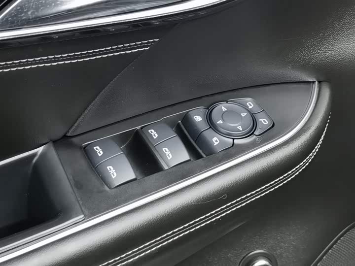 Фото 9 - Buick Envision Plus