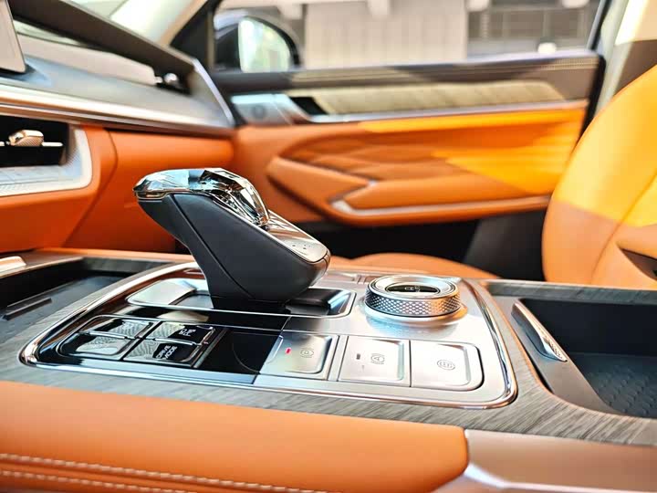 Фото 9 - Tank 500 Hybrid