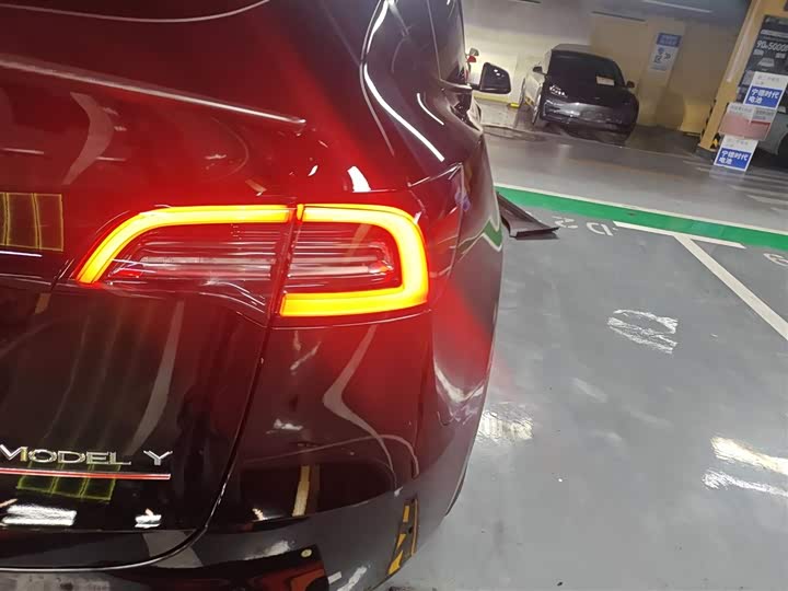 Фото 8 - Tesla Model Y