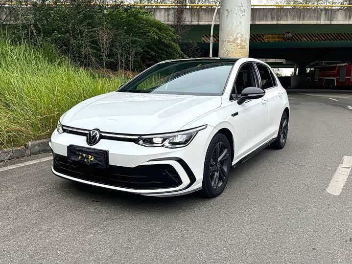 Фото 1 - Volkswagen Golf