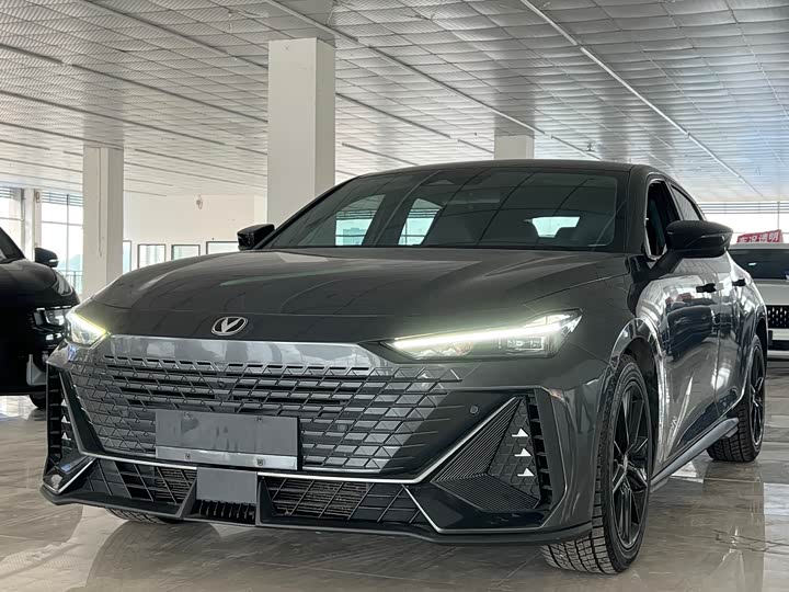 Фото 1 - Changan UNI-V