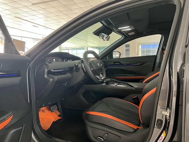 Фото 4 - Changan UNI-V