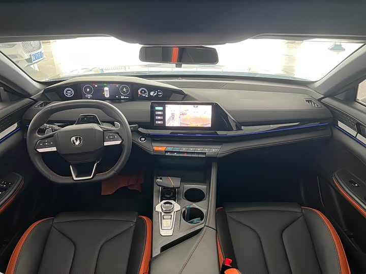 Фото 5 - Changan UNI-V