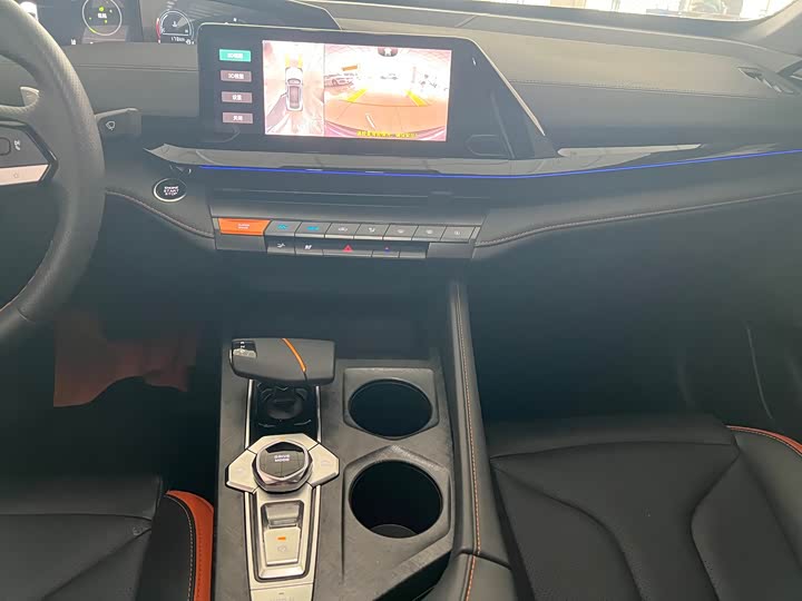 Фото 7 - Changan UNI-V