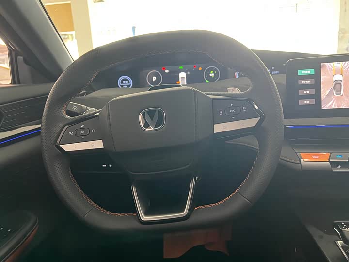 Фото 8 - Changan UNI-V