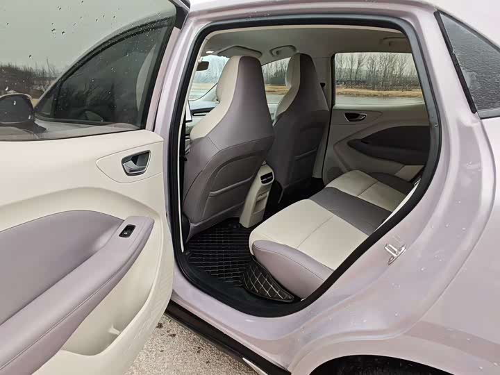 Фото 7 - MG Motor 4 EV