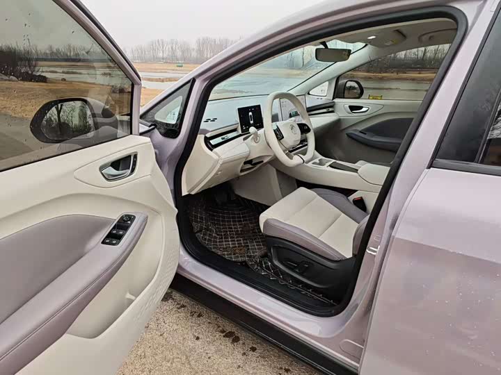 Фото 8 - MG Motor 4 EV