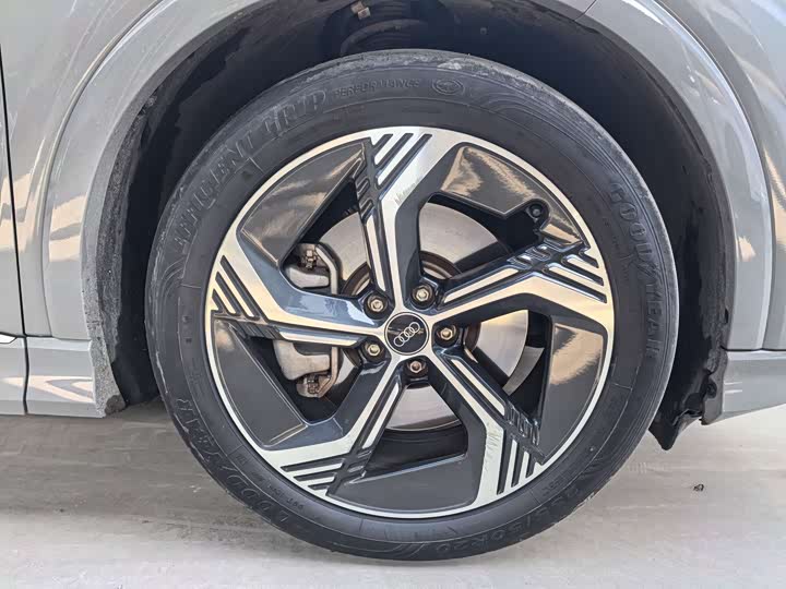 Фото 5 - Audi Q4 e-tron