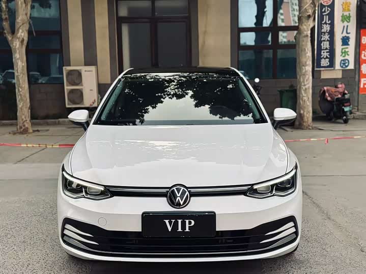 Фото 2 - Volkswagen Golf