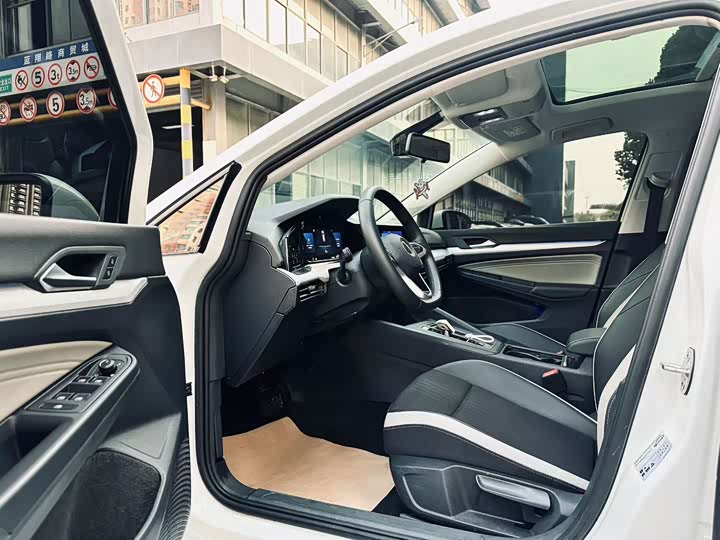 Фото 4 - Volkswagen Golf