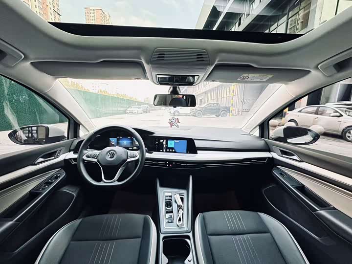 Фото 5 - Volkswagen Golf